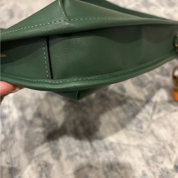 NWOT Coach Hunter Green Curve Zip Bag (with charm) - Picture 11 of 14